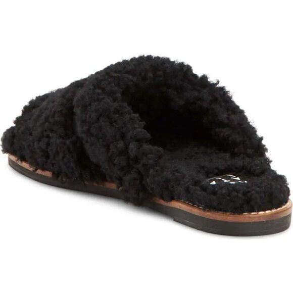 New Aquatalia | Women's Alina Shearling & Leather Slippers In Black - Picture 7 of 7